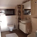 比芭公寓 *